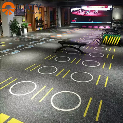 نظام أرضيات صالة الألعاب الرياضية الوظيفية متعدد الاستخدامات، مدمج مع مناطق امتصاص الصدمات ورفع الأثقال والتمارين الهوائية