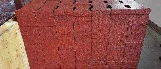 أدوات الطوابق المطاطية المتداخلة وأنظمة الأرضيات المرنة المصممة للعمل الثقيل في البيئات الصناعية والترفيهية